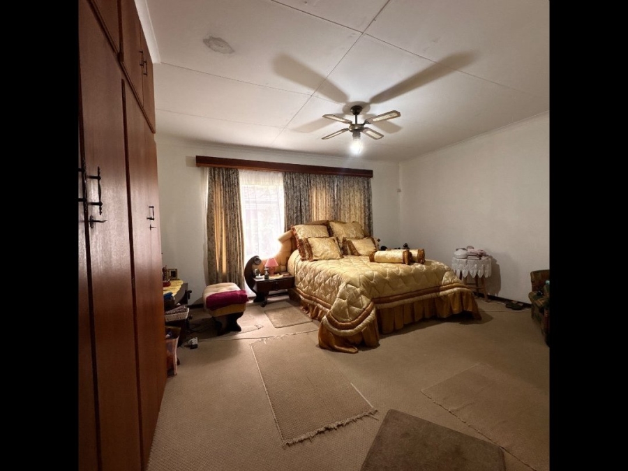 5 Bedroom Property for Sale in Flimieda North West